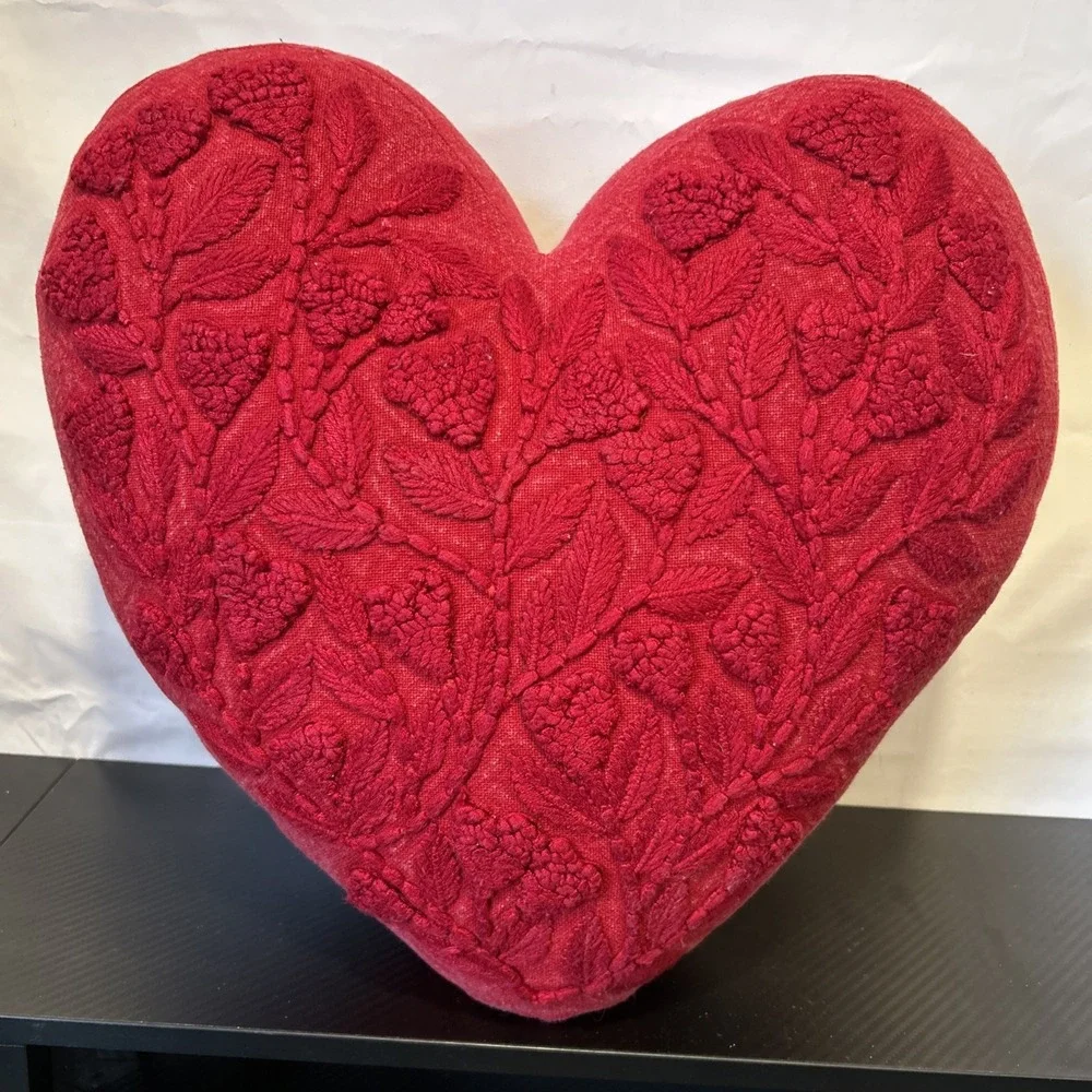 Rare Beautiful Floral appliquéd Red‎ Heart Pillow